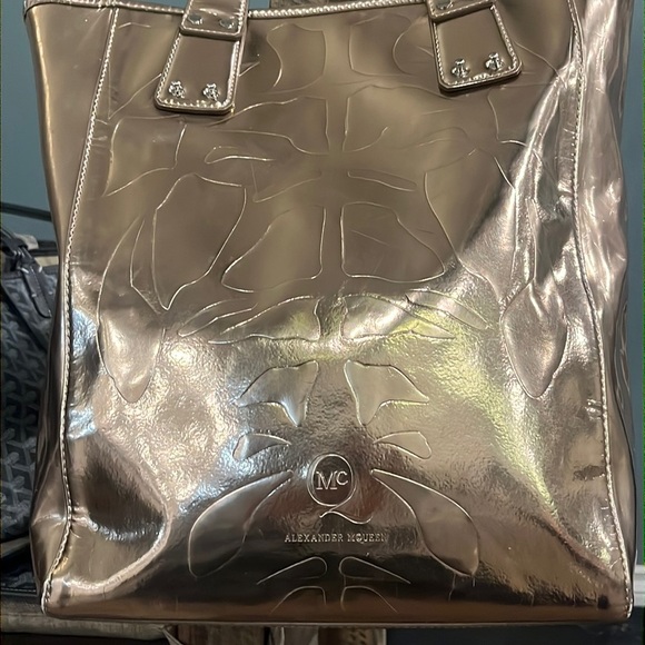 Alexander McQueen -MCQ metallic Tote - Picture 4 of 17